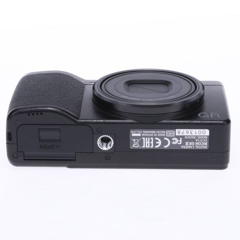 RICOH GR III
