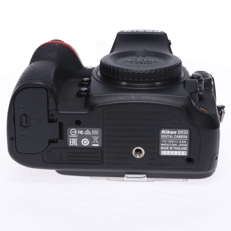 D810