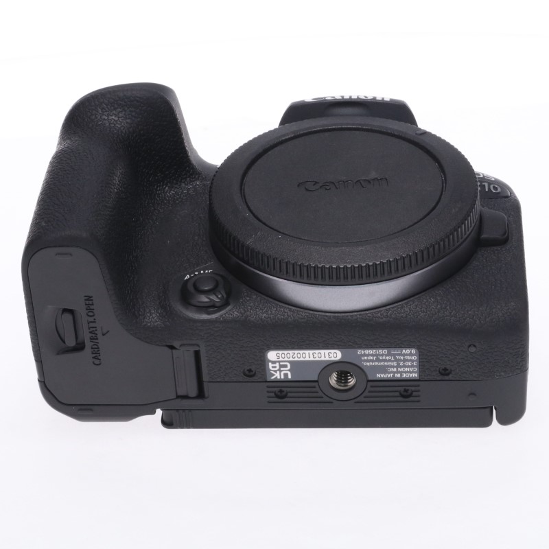 EOS R10