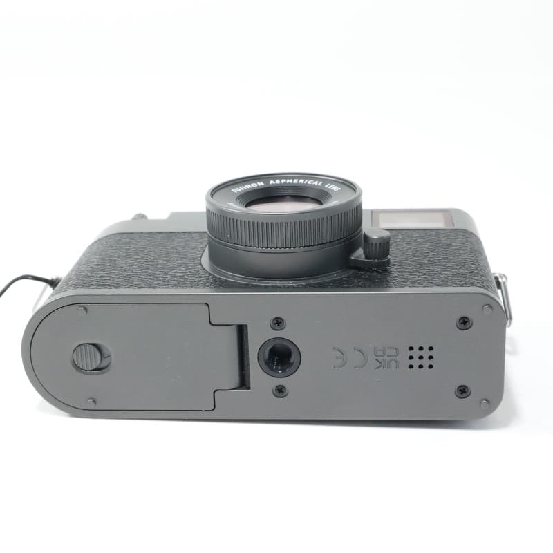 X half (FUJIFILM X-HF1) チャコールシルバー