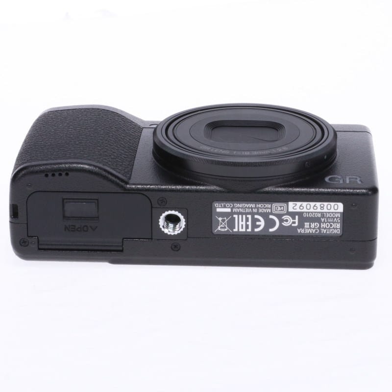 RICOH GR III