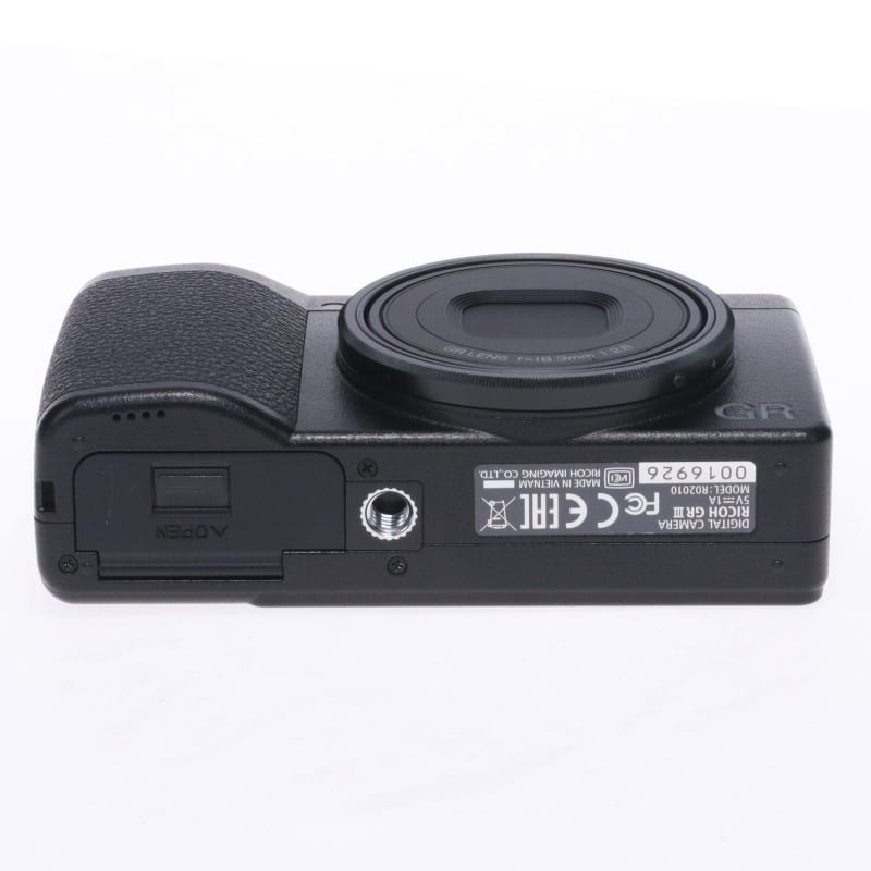 RICOH GR III