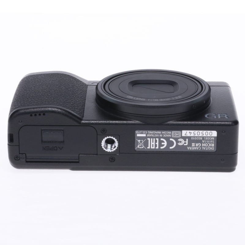 RICOH GR III