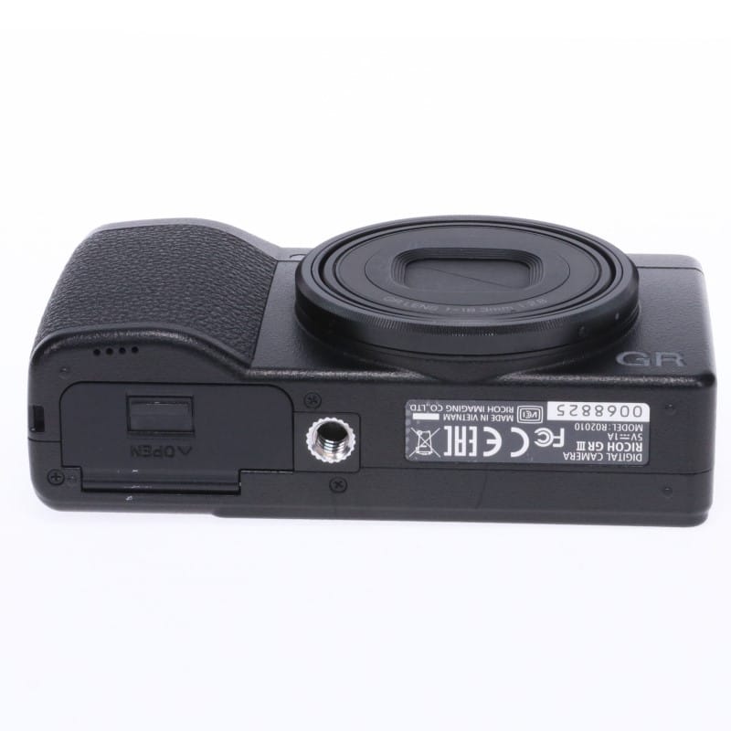 RICOH GR III