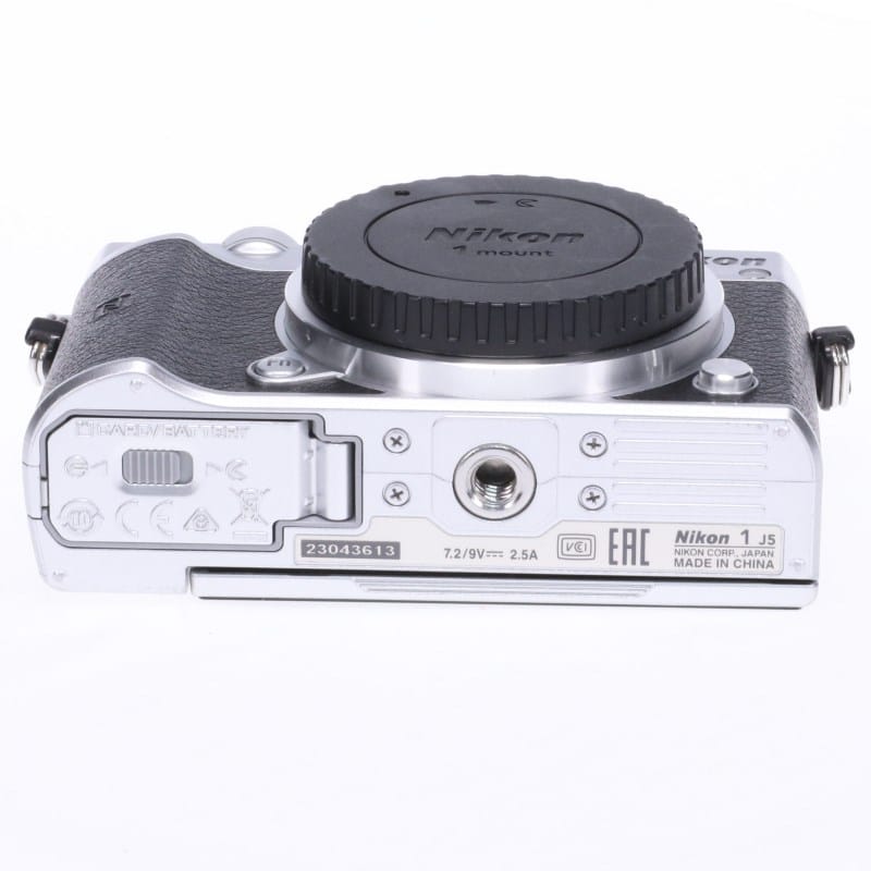Nikon 1 J5 ボディー シルバー