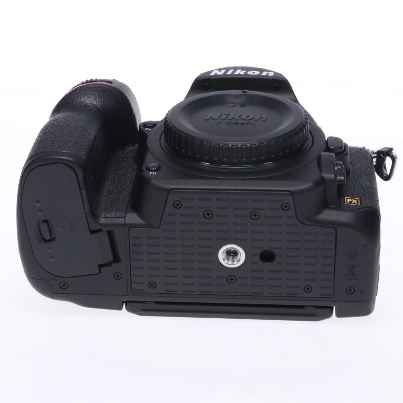 D780