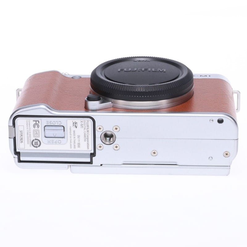 FUJIFILM X-M1 ボディ ブラウン