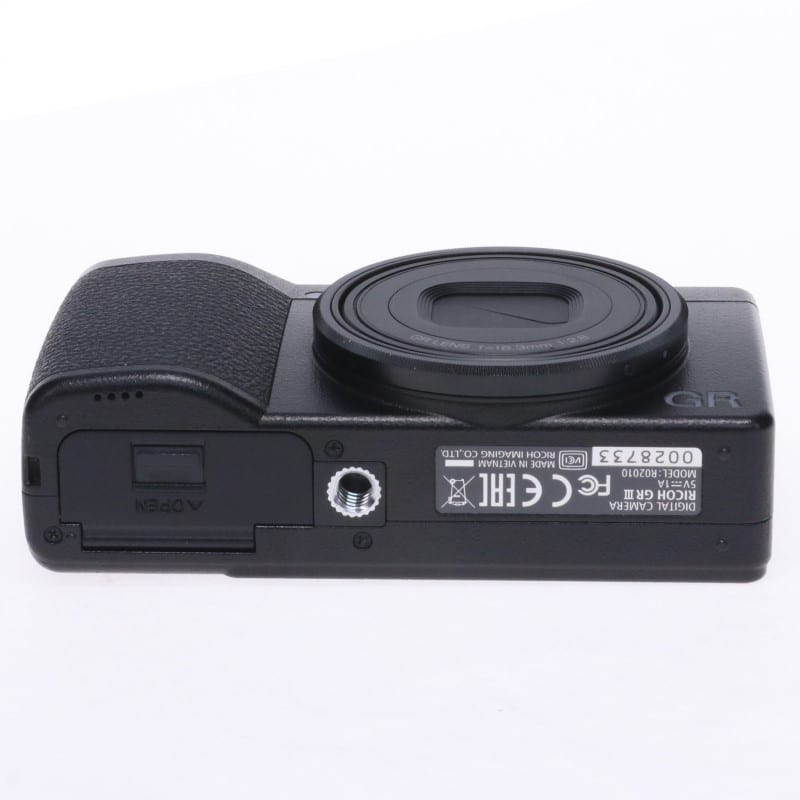 RICOH GR III