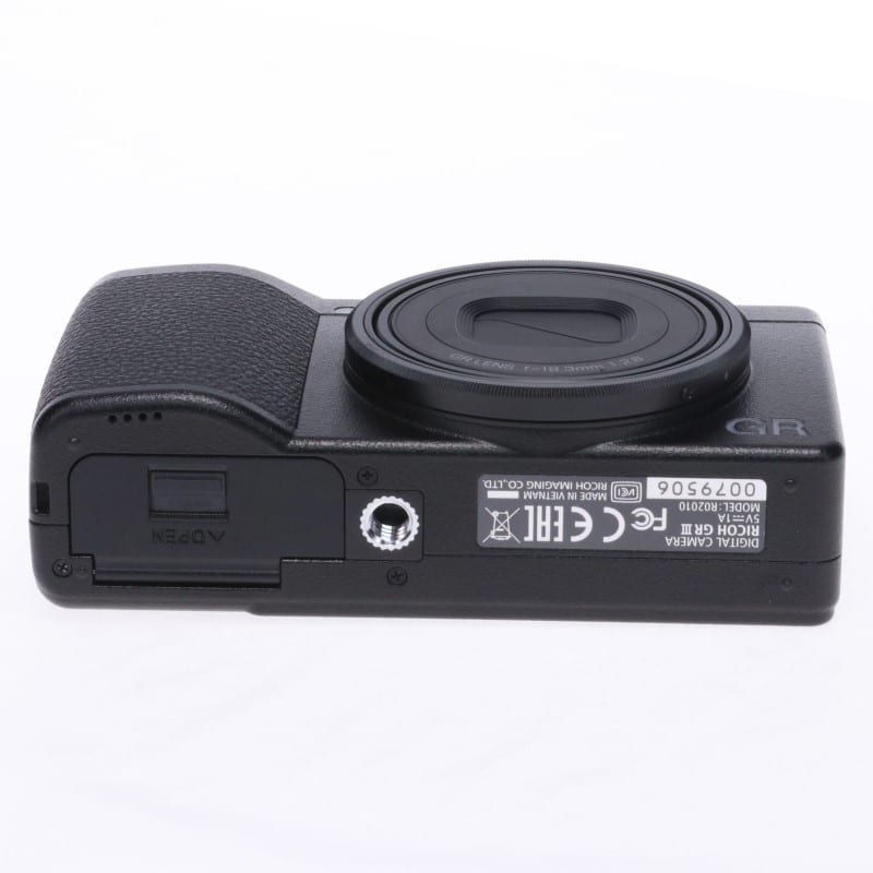 RICOH GR III