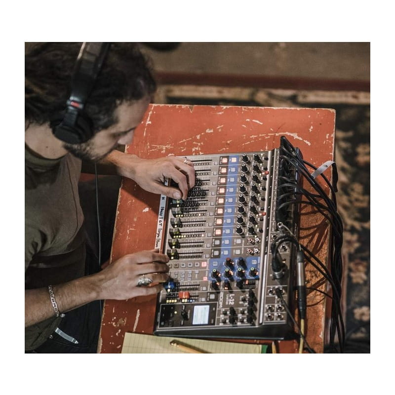 LiveTrak L-12