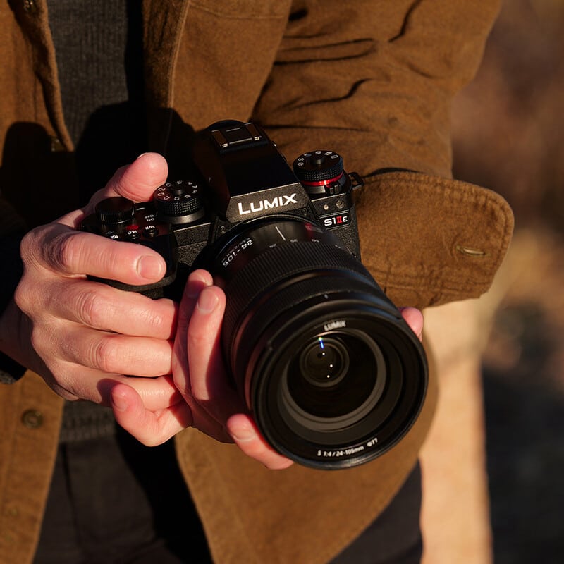 LUMIX S1IIE 標準ズームレンズキット DC-S1M2ESM（2025年6月19日発売予定）