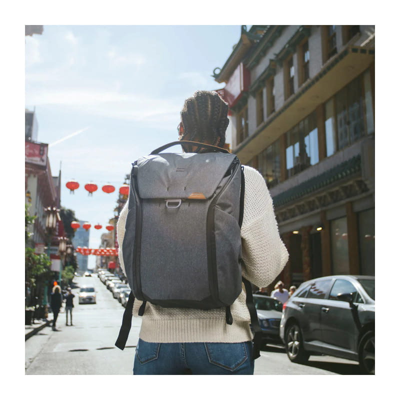 エブリデイ バックパック 20L チャコール BEDB-20-CH-2