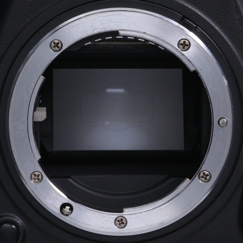 D750