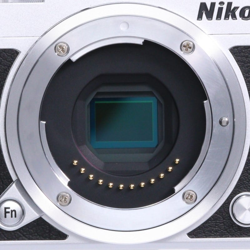 Nikon 1 J5 ボディ シルバー