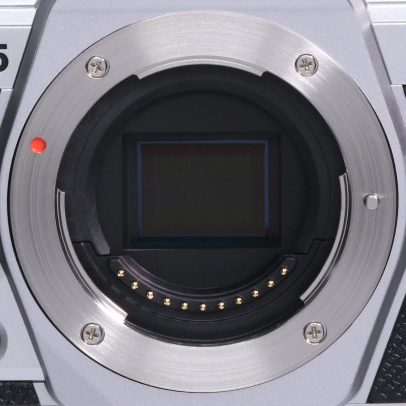 OM SYSTEM OM-5 ボディー シルバー