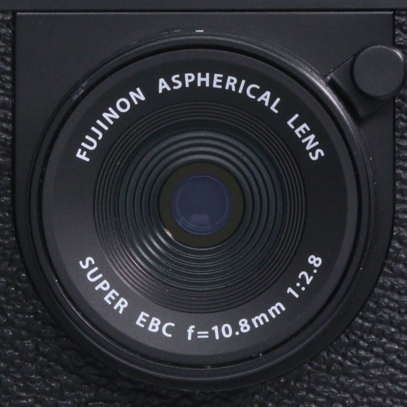X half (FUJIFILM X-HF1) ブラック