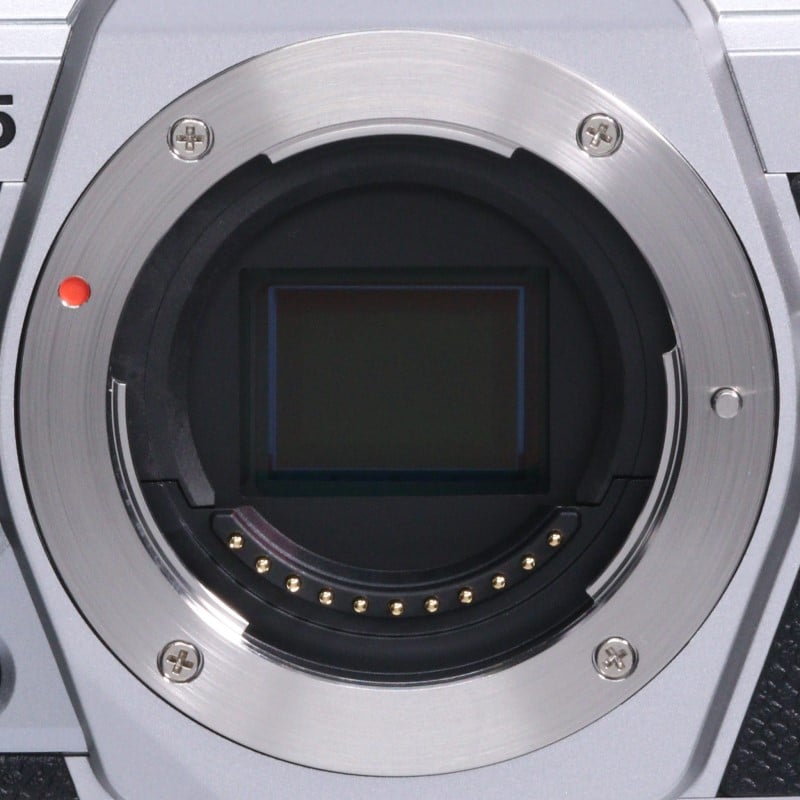 OM SYSTEM OM-5 ボディー シルバー