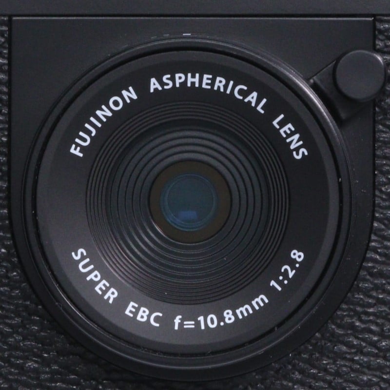 X half (FUJIFILM X-HF1) ブラック