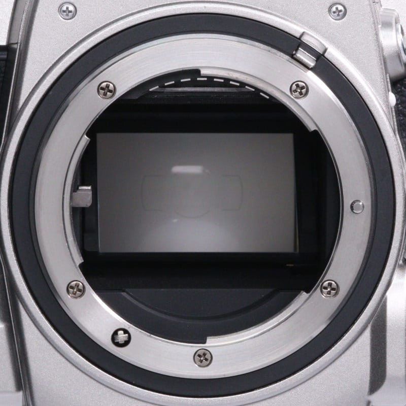 Nikon Df ボディ シルバー ストラップ 取説 S数84回 ■ほぼ新品■ Nikon Df ボディ シルバー ストラップ 取説 S数84回 □ほぼ新品