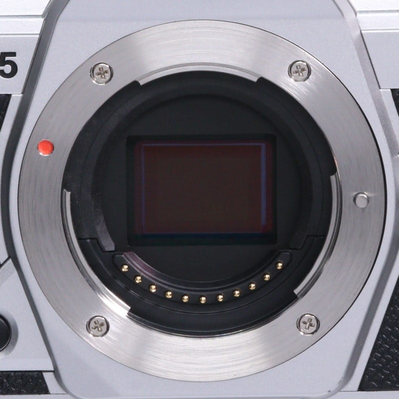 OM SYSTEM OM-5 ボディー シルバー