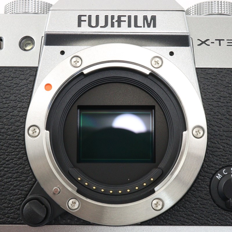 世界の人気ブランド YK店FUJIFILM ミラーレス一眼カメラ X-T30ボディ