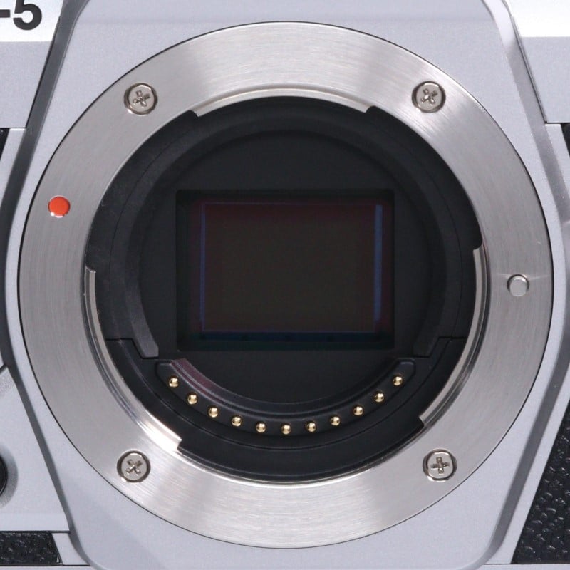 OM SYSTEM OM-5 Mark II ボディー シルバー