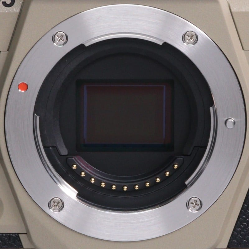 OM SYSTEM OM-5 Mark II ボディー サンドベージュ