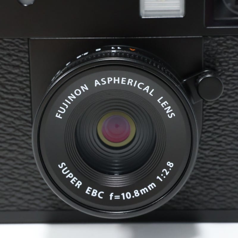 X half (FUJIFILM X-HF1) ブラック