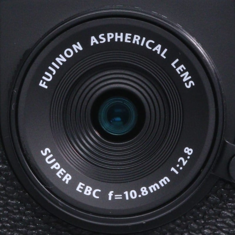 X half (FUJIFILM X-HF1) ブラック