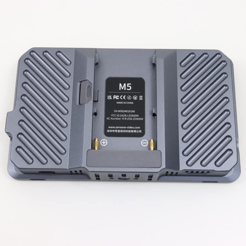 M5 [Professional on-camera monitor]