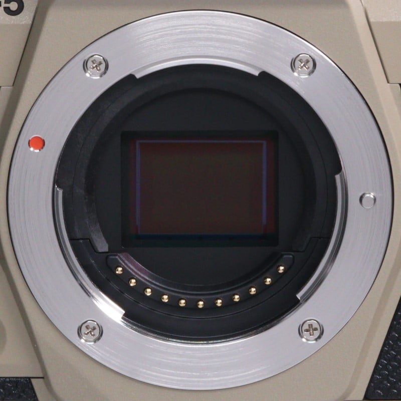 OM SYSTEM OM-5 Mark II ボディー サンドベージュ