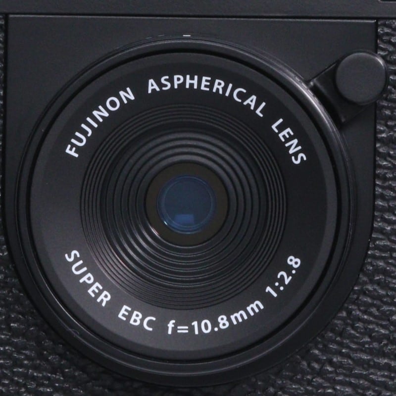 X half (FUJIFILM X-HF1) ブラック