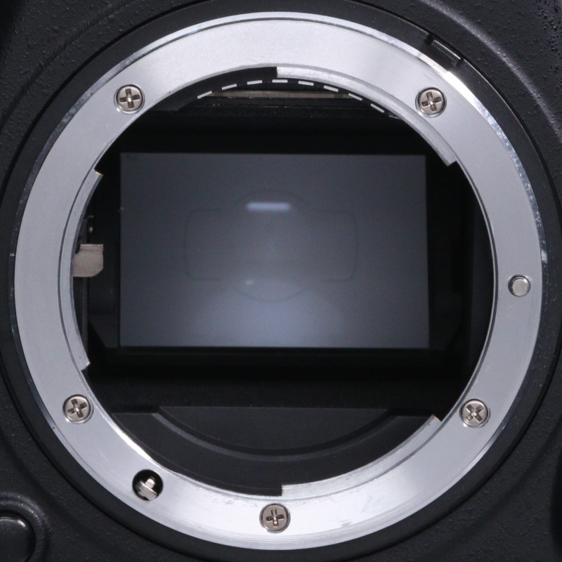D750