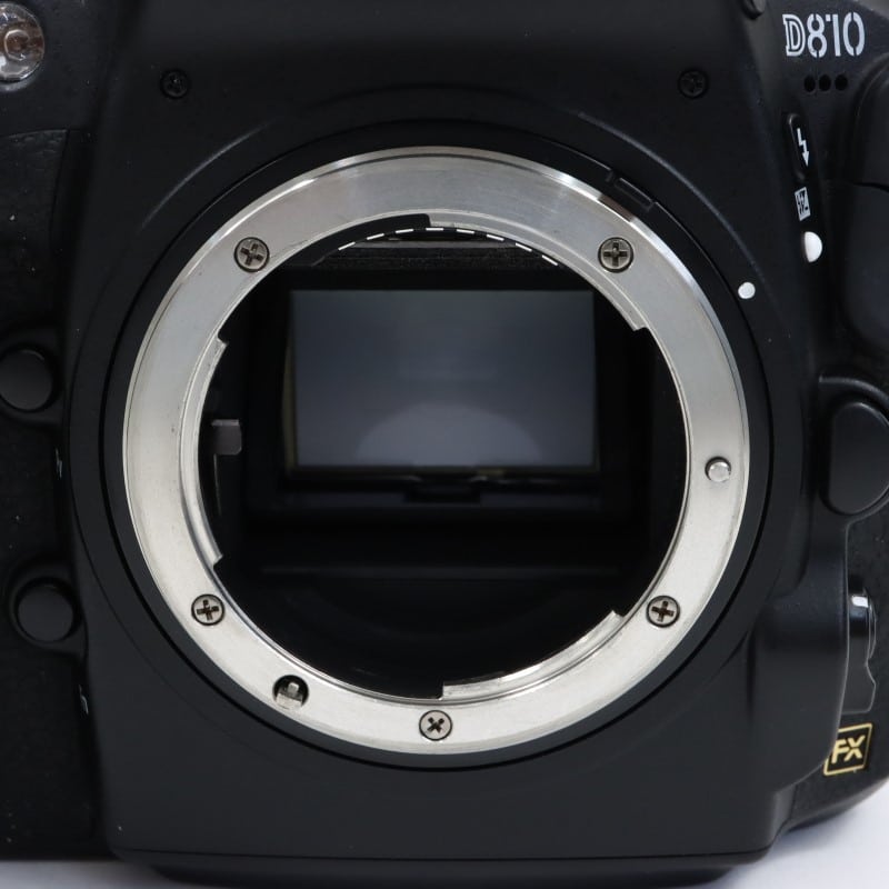 D810