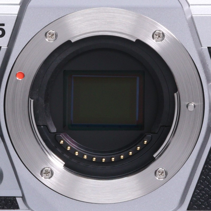 OM SYSTEM OM-5 ボディー シルバー