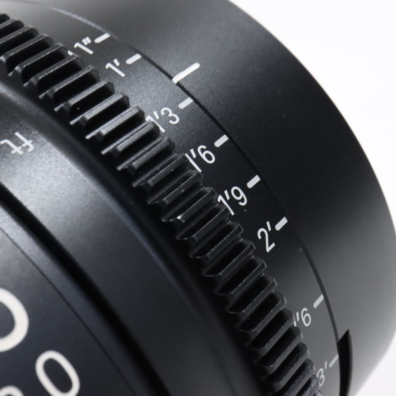 18-35mm T2/EF feet [High Speed Zoom Line 18-35mm T2 EFマウント フィート表示]