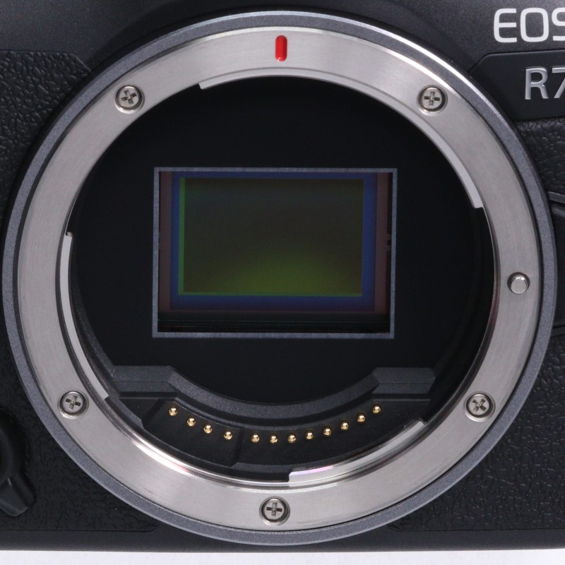 EOS R7