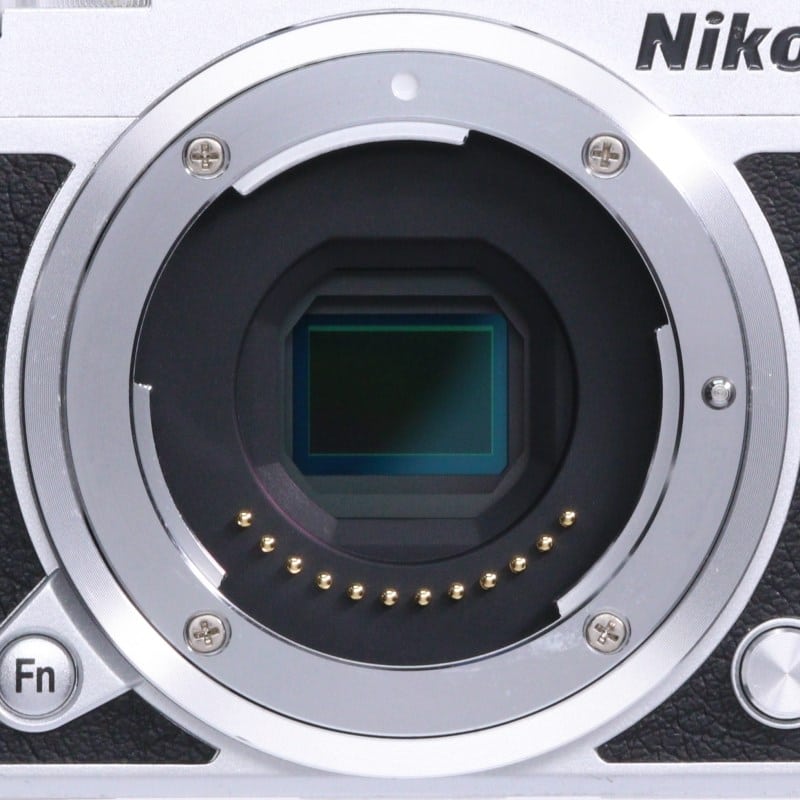 Nikon 1 J5 ボディー シルバー