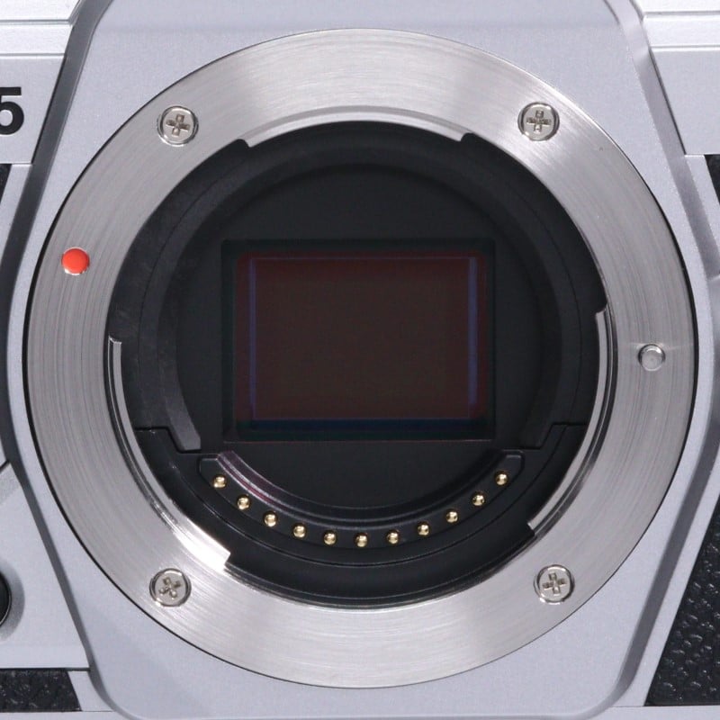 OM SYSTEM OM-5 ボディー シルバー