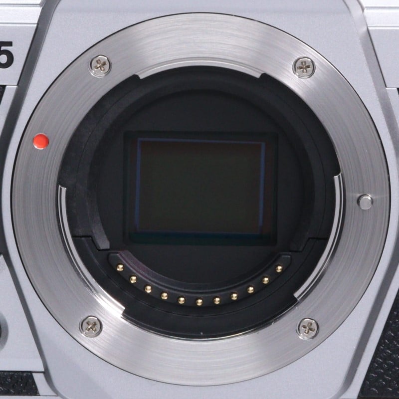 OM SYSTEM OM-5 ボディー シルバー