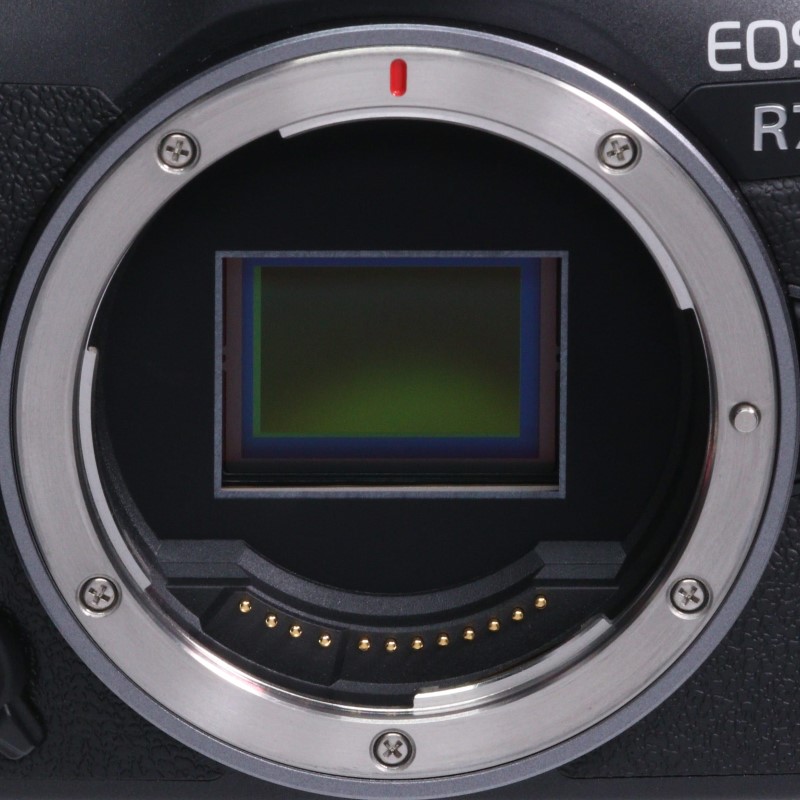 EOS R7