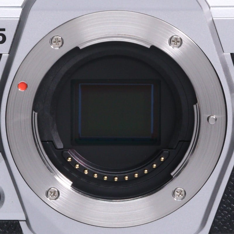 OM SYSTEM OM-5 ボディー シルバー
