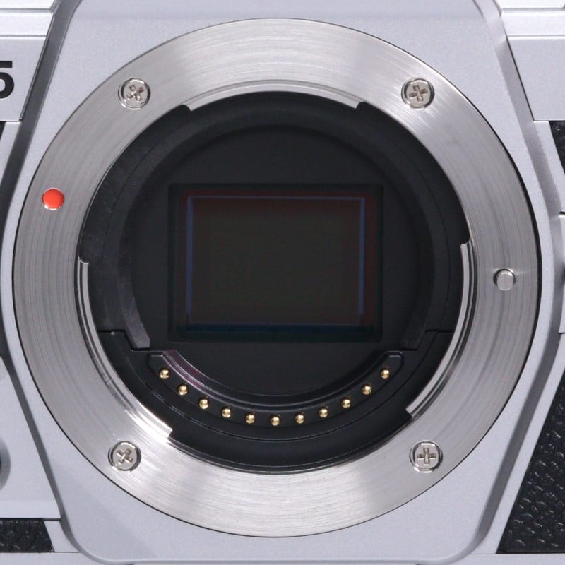 OM SYSTEM OM-5 ボディー シルバー