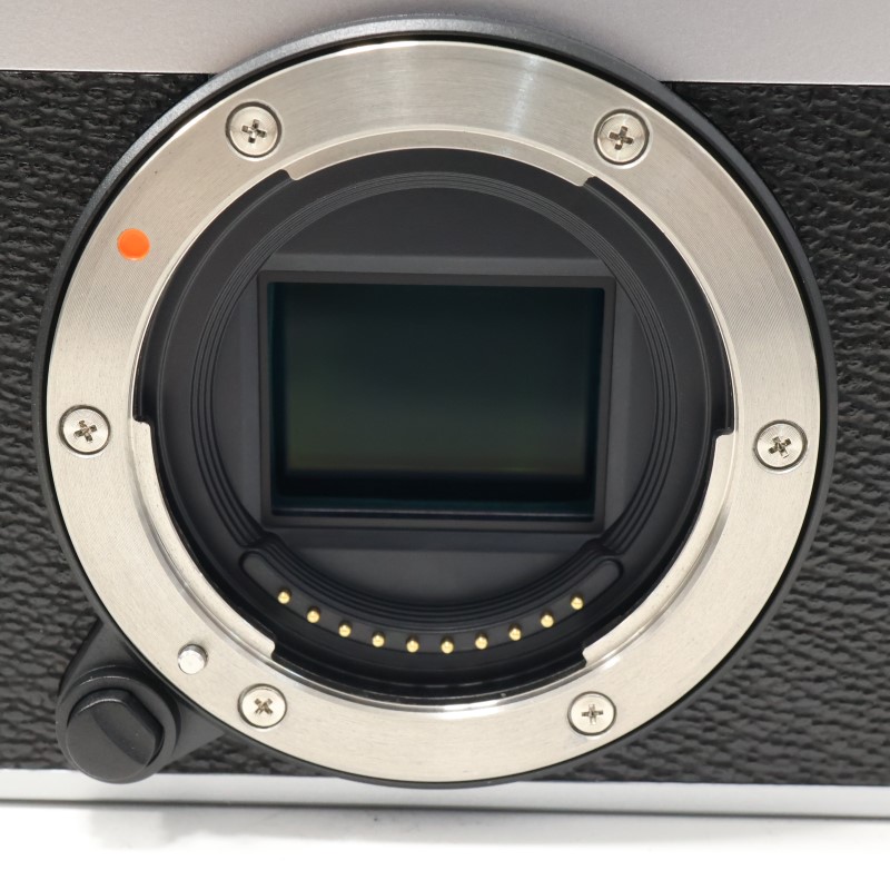 X-E4 シルバー