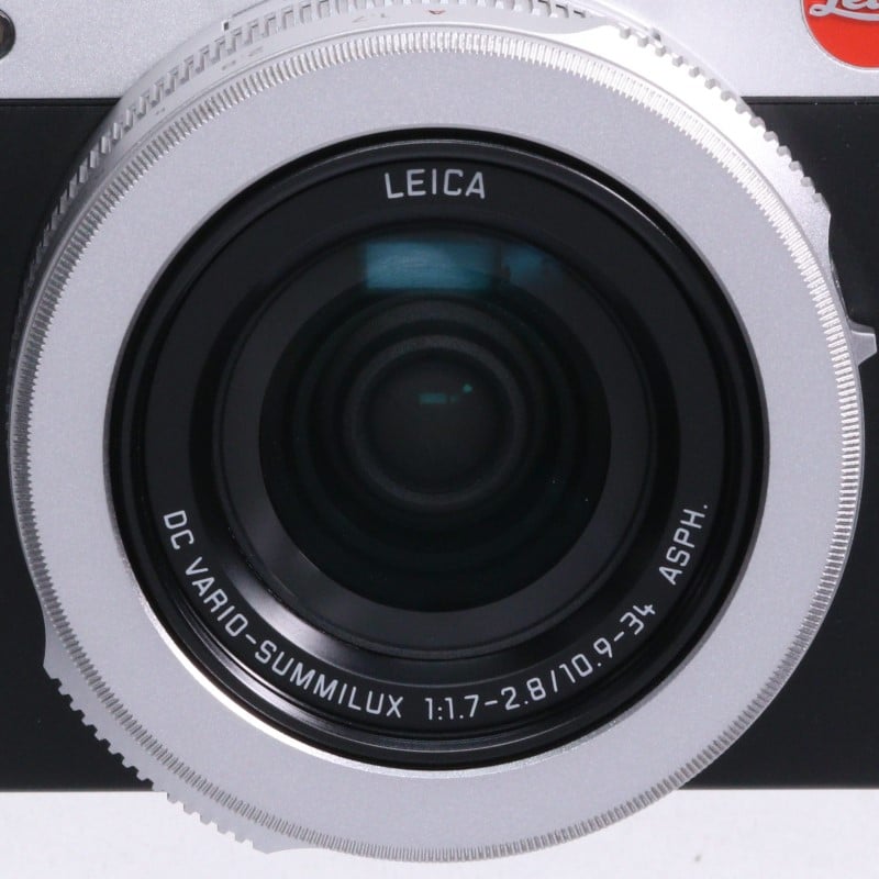 D-LUX7