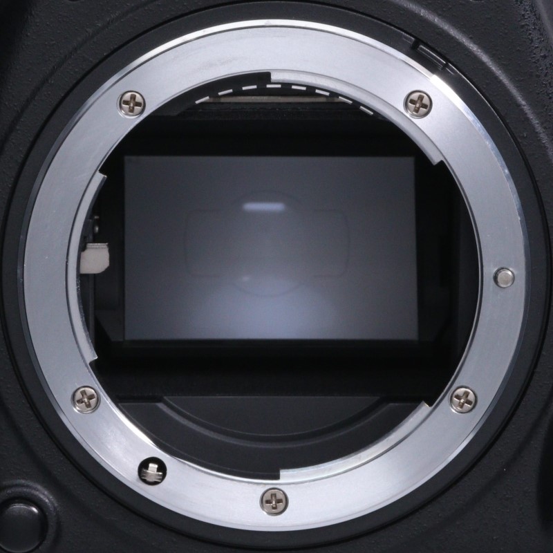 D750