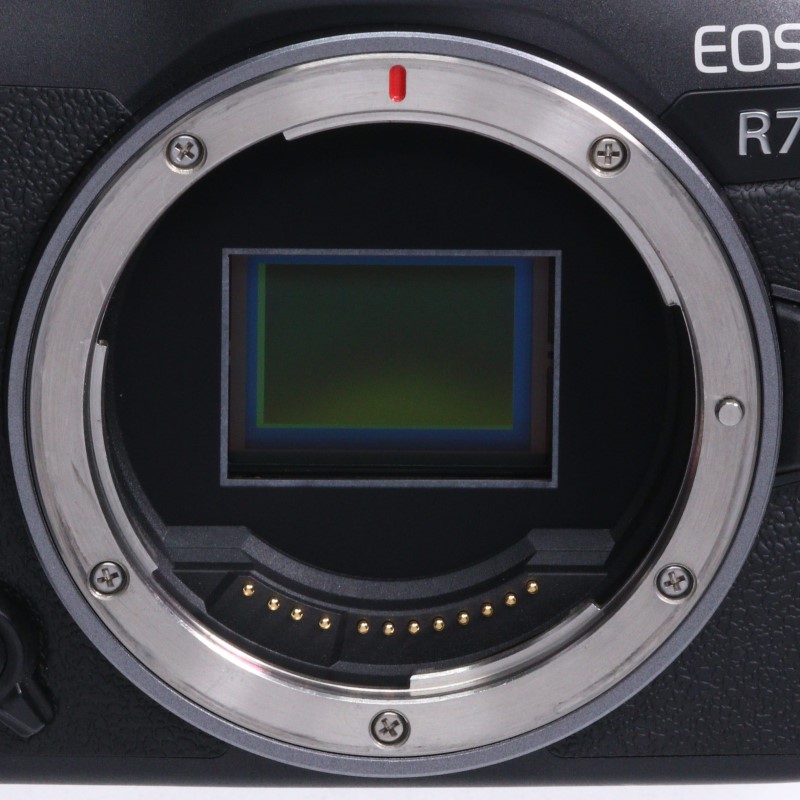 EOS R7