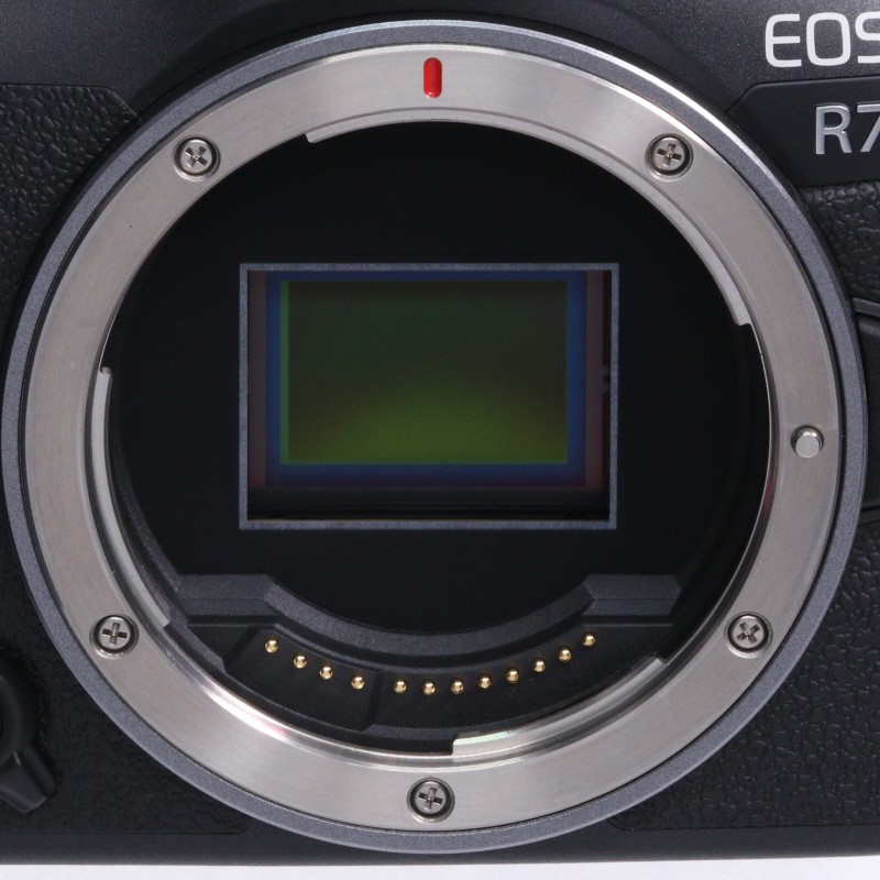 EOS R7
