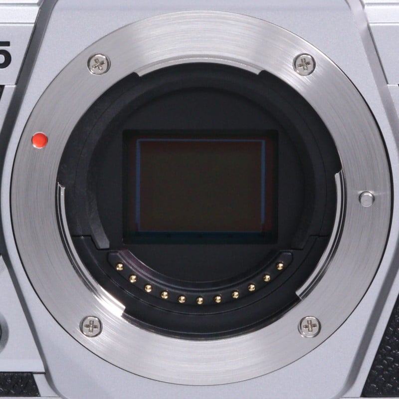 OM SYSTEM OM-5 ボディー シルバー