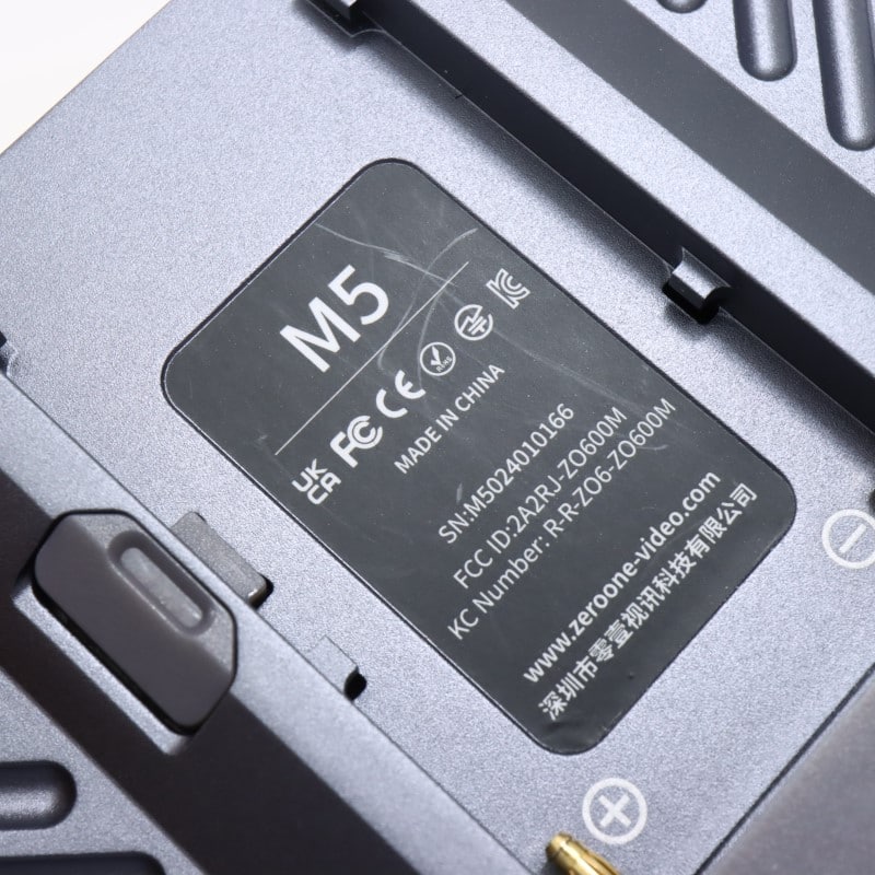 M5 [Professional on-camera monitor]